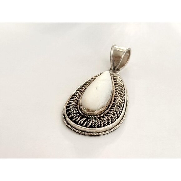 Teardrop Balinese Made Mother of Pearl Sterling Silver 925 Vintage Pendant - Picture 10 of 10